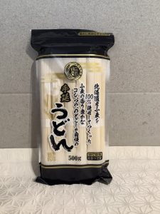 北海道産小麦粉を100％使用してつくった小麦の香り豊かなコシ、つや、のどごしが自慢の手延うどん500ｇ